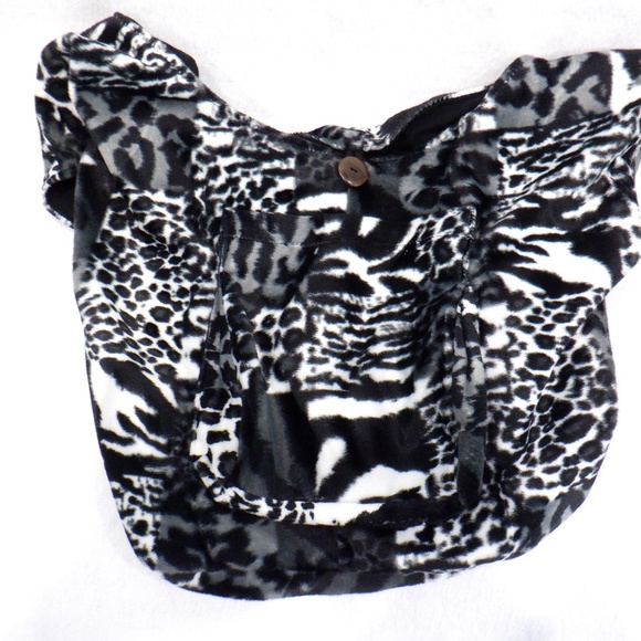 Black & White Animal Print Boho Crossbody Bag - Picture 5 of 10